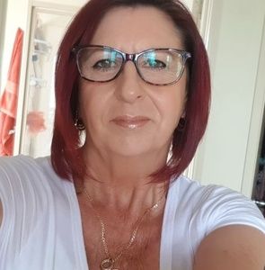 Meet your Posher, Debbie